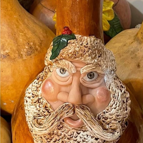 Gourds with Santa face - Picture 6 of 16